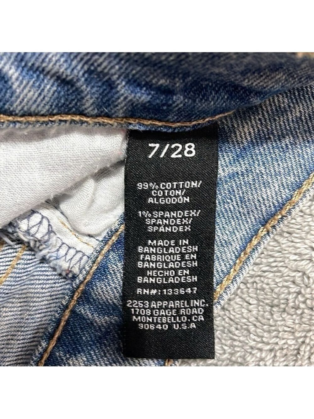 Jean Shorts Juniors Size 7/28 High Rise 3.5” Light Wash - Picture 5 of 5